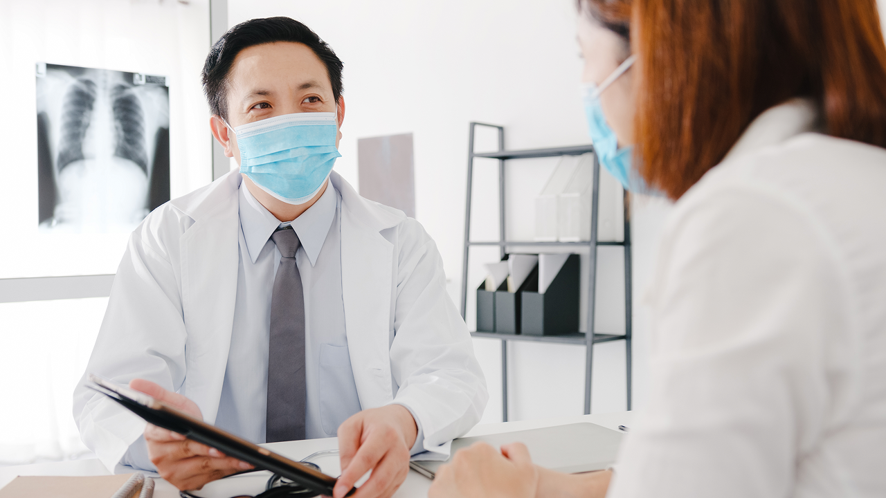 seseorang mengunjungi dokter bila penyakit ispa menjadi parah