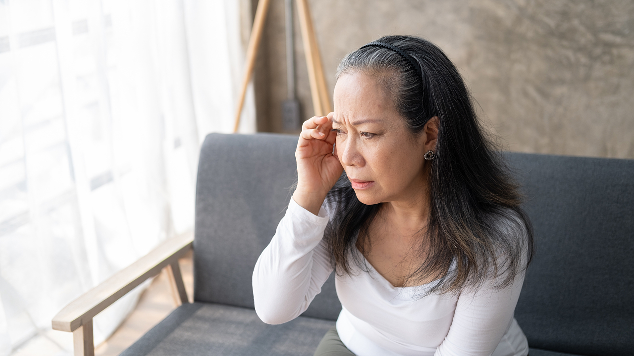 seorang nenek yang sedang mengalami alzheimer
